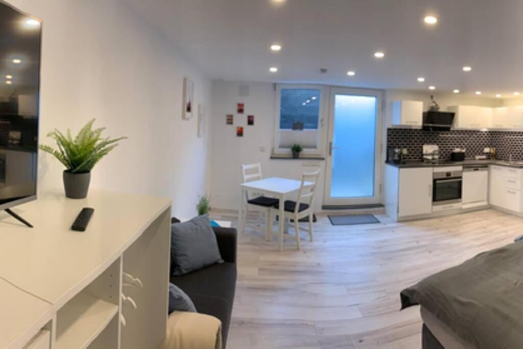 Modern Renovated Apartment Suited For Business Consultants - In Close Distance To Dt, Dhl And Un Campus - Reserved Parking Bonn Dış mekan fotoğraf