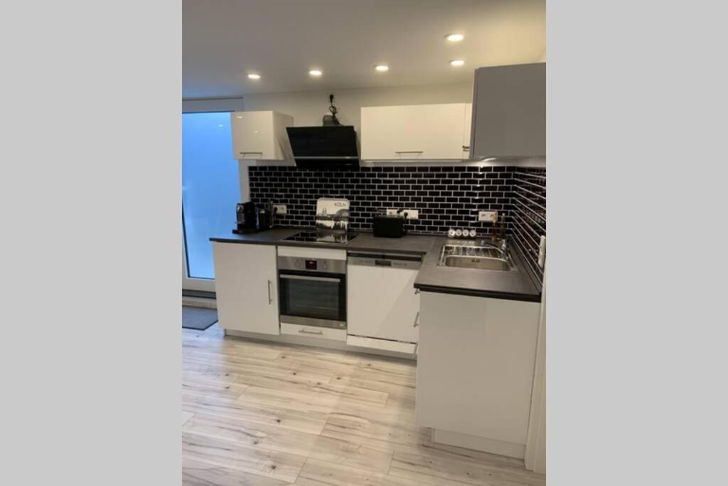 Modern Renovated Apartment Suited For Business Consultants - In Close Distance To Dt, Dhl And Un Campus - Reserved Parking Bonn Dış mekan fotoğraf