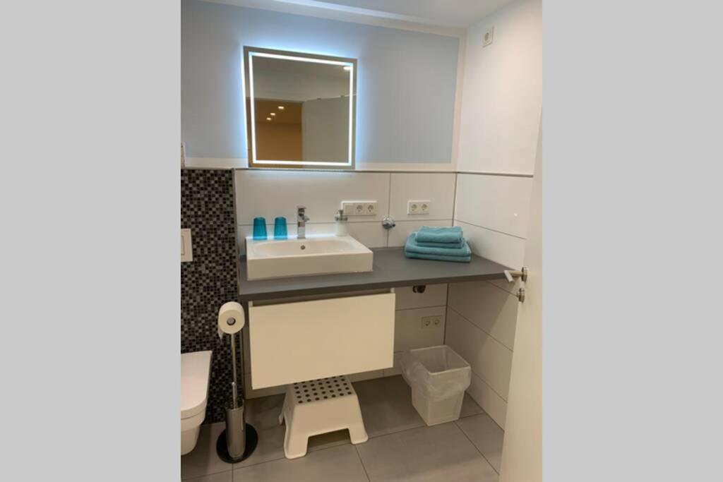 Modern Renovated Apartment Suited For Business Consultants - In Close Distance To Dt, Dhl And Un Campus - Reserved Parking Bonn Dış mekan fotoğraf